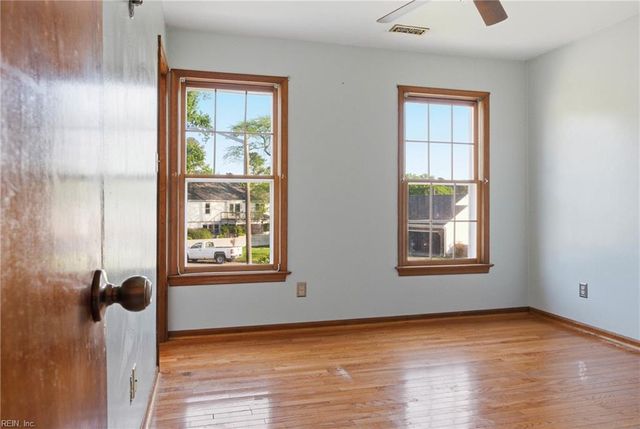 300 Golden Maple CT, Virginia Beach, VA 23452