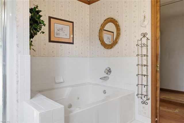 300 Golden Maple CT, Virginia Beach, VA 23452