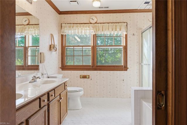 300 Golden Maple CT, Virginia Beach, VA 23452