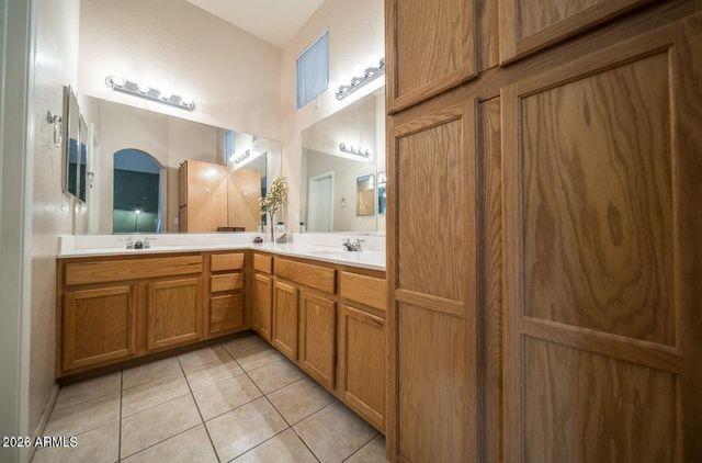 2024 S BALDWIN -- 100, Mesa, AZ 85209
