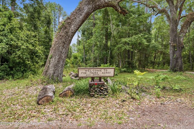 4444 Raines Road, Brooksville, FL 34604