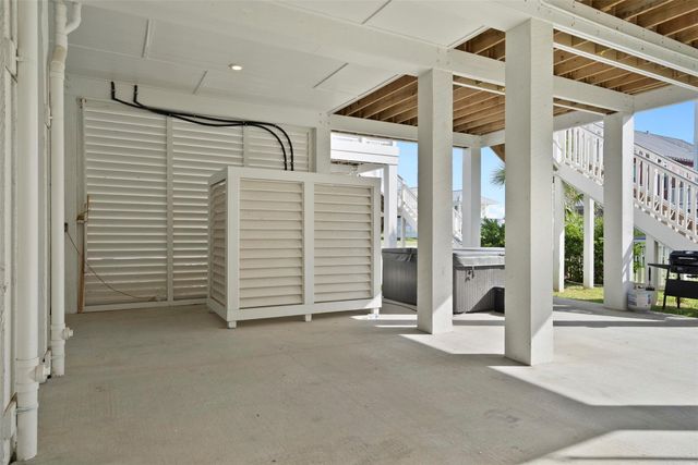 3807 Neptune, Galveston, TX 77554