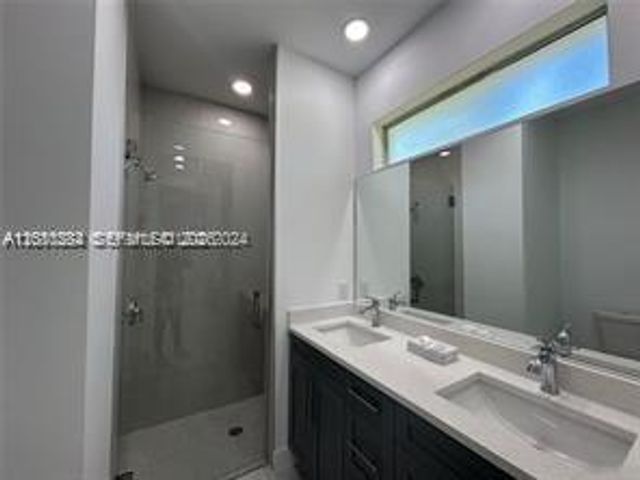 2044 Crawford Avenue N, Lehigh Acres, FL 33971
