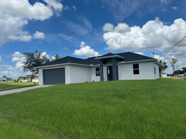 2044 Crawford Avenue N, Lehigh Acres, FL 33971