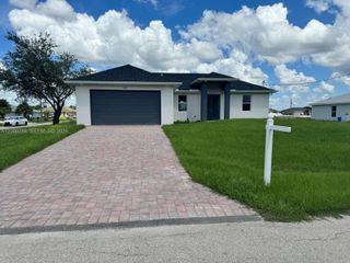 2044 Crawford Avenue N, Lehigh Acres, FL 33971