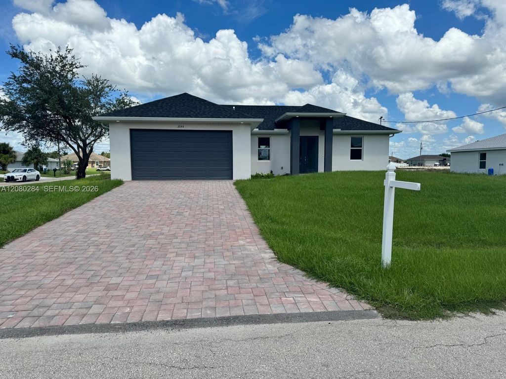 2044 Crawford Avenue N, Lehigh Acres, FL 33971