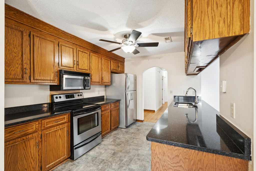 Image 10 of property listing at 2627 Sun Beam Way, Charleston, SC 29414