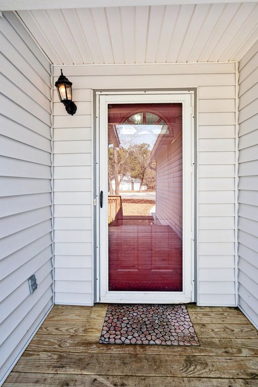 Image 4 of property listing at 2627 Sun Beam Way, Charleston, SC 29414