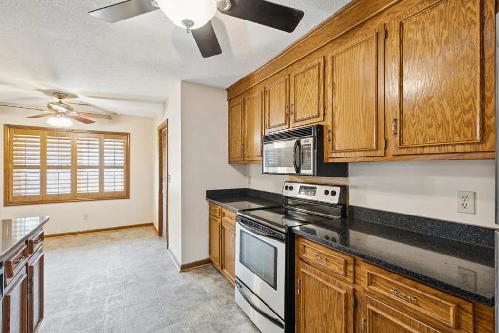 Image 9 of property listing at 2627 Sun Beam Way, Charleston, SC 29414