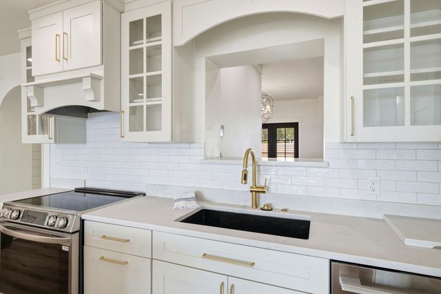 2035 S Wind Trace Road, Navarre, FL 32566