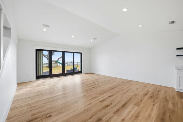 2035 S Wind Trace Road, Navarre, FL 32566