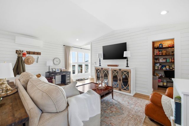 2035 S Wind Trace Road, Navarre, FL 32566