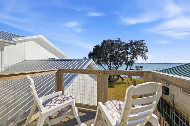 2035 S Wind Trace Road, Navarre, FL 32566