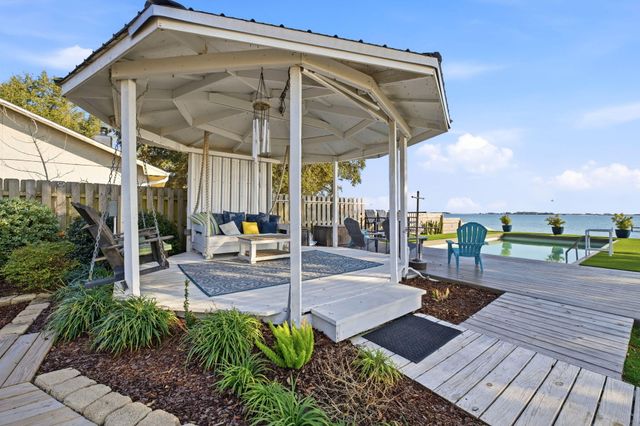 2035 S Wind Trace Road, Navarre, FL 32566