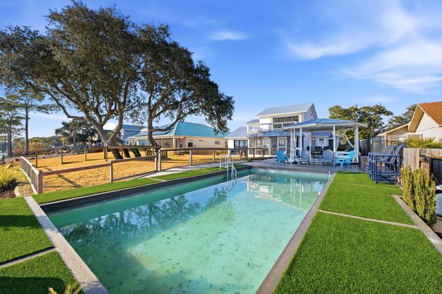 2035 S Wind Trace Road, Navarre, FL 32566