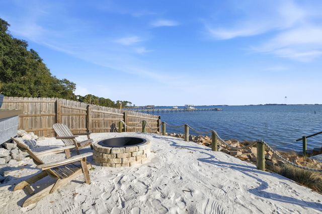 2035 S Wind Trace Road, Navarre, FL 32566