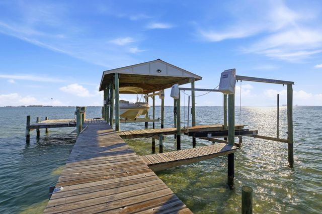 2035 S Wind Trace Road, Navarre, FL 32566