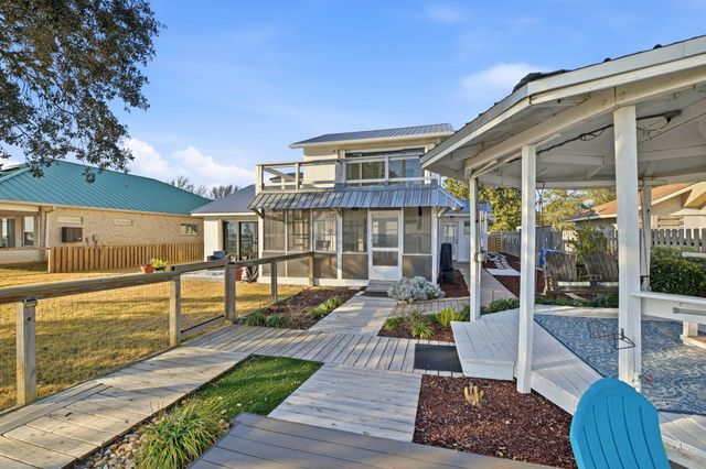 2035 S Wind Trace Road, Navarre, FL 32566