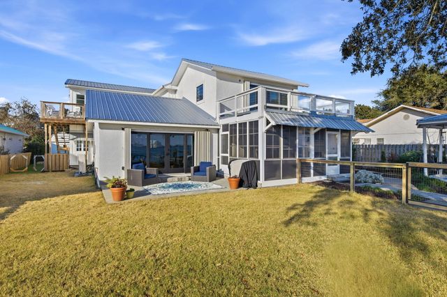 2035 S Wind Trace Road, Navarre, FL 32566