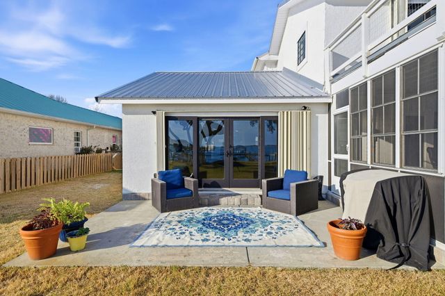 2035 S Wind Trace Road, Navarre, FL 32566