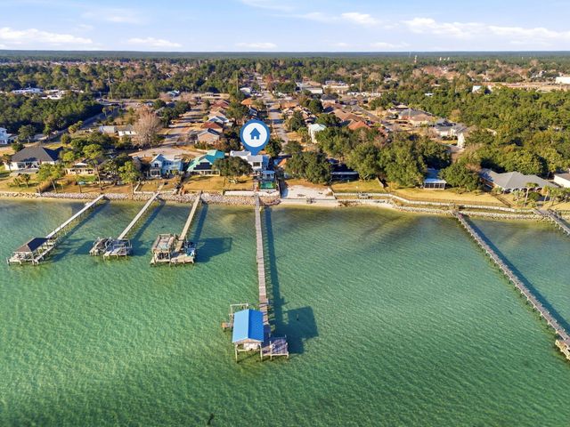 2035 S Wind Trace Road, Navarre, FL 32566