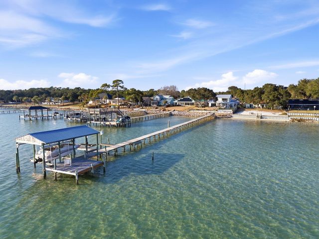 2035 S Wind Trace Road, Navarre, FL 32566