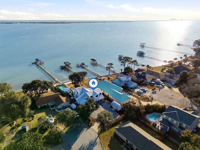 2035 S Wind Trace Road, Navarre, FL 32566