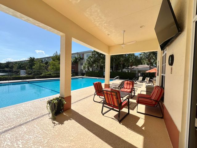 726 SW 1st Way, Pompano Beach, FL 33060
