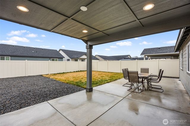 1104 W Maple Drive, Moses Lake, WA 98837