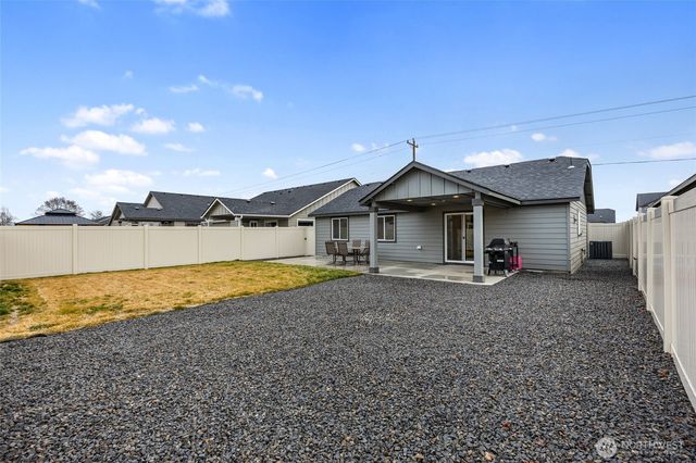 1104 W Maple Drive, Moses Lake, WA 98837