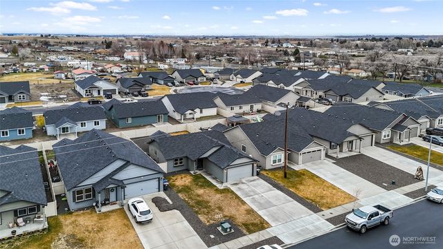 1104 W Maple Drive, Moses Lake, WA 98837