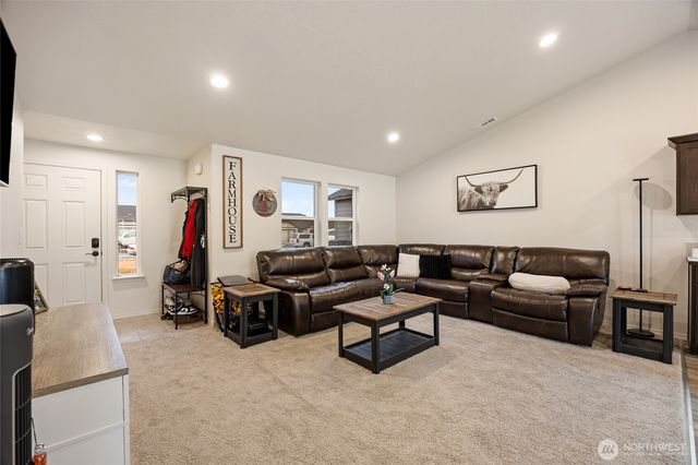 1104 W Maple Drive, Moses Lake, WA 98837