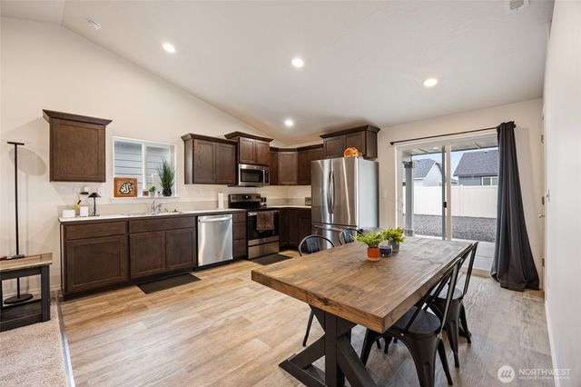 1104 W Maple Drive, Moses Lake, WA 98837