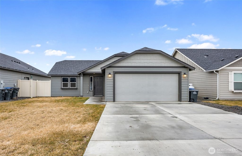 1104 W Maple Drive, Moses Lake, WA 98837