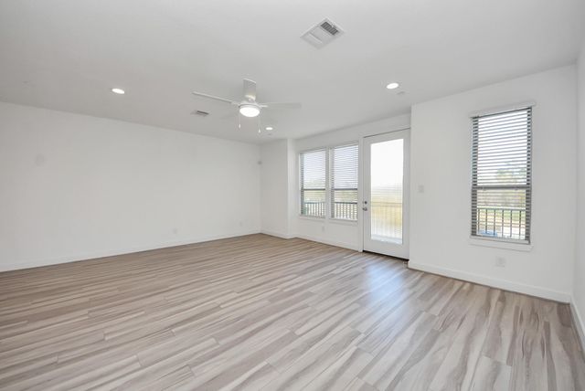 18716 Centro Main Street B, Shenandoah, TX 77385