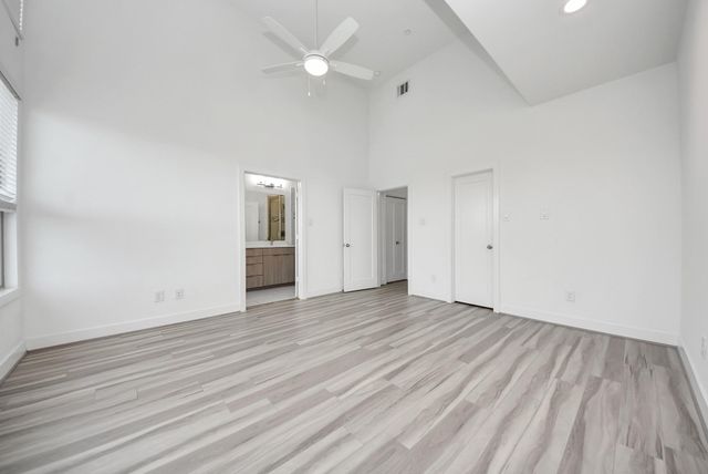 18716 Centro Main Street B, Shenandoah, TX 77385