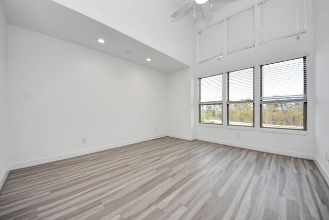 18716 Centro Main Street B, Shenandoah, TX 77385
