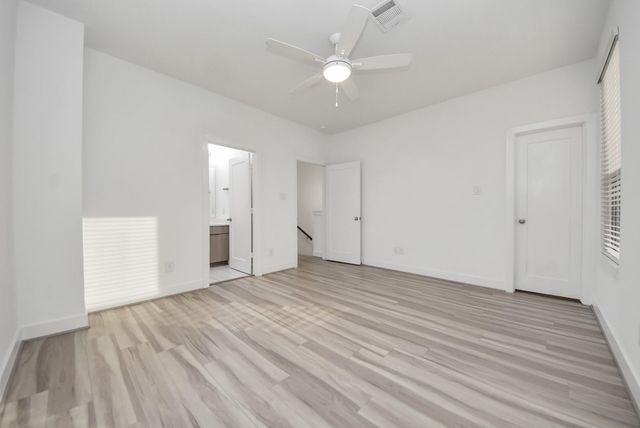 18716 Centro Main Street B, Shenandoah, TX 77385