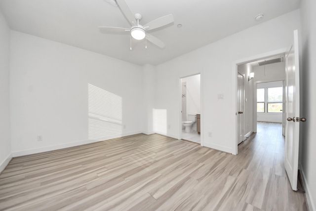 18716 Centro Main Street B, Shenandoah, TX 77385