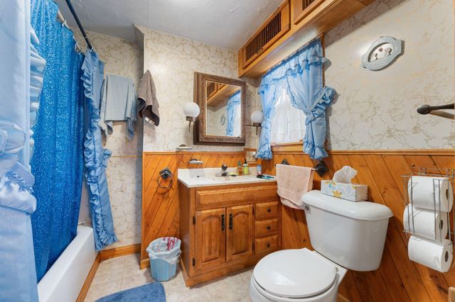 695 N Oak Drive, Vadnais Heights, MN 55127