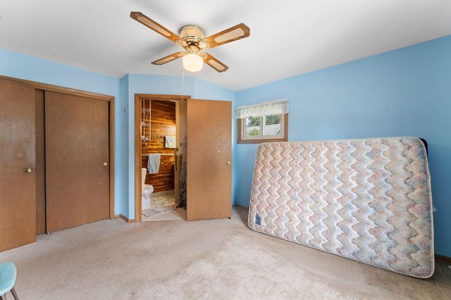 695 N Oak Drive, Vadnais Heights, MN 55127