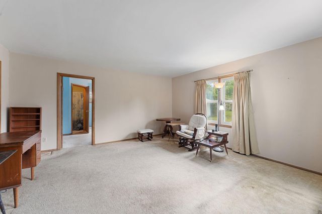 695 N Oak Drive, Vadnais Heights, MN 55127