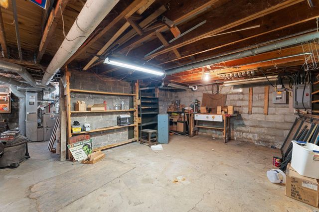 695 N Oak Drive, Vadnais Heights, MN 55127