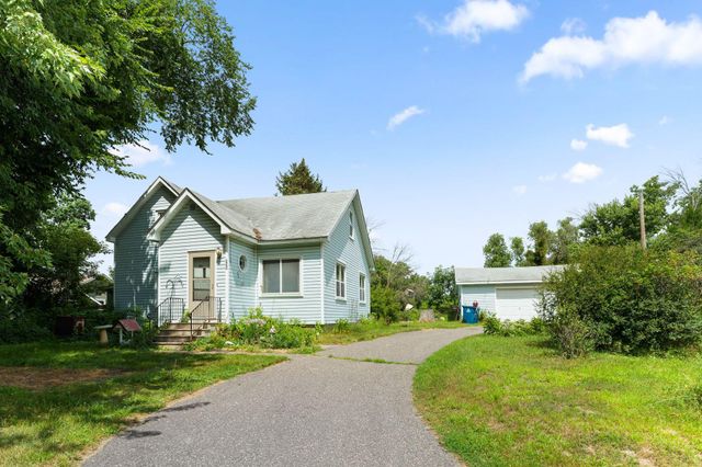 695 N Oak Drive, Vadnais Heights, MN 55127