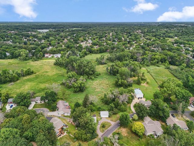 695 N Oak Drive, Vadnais Heights, MN 55127