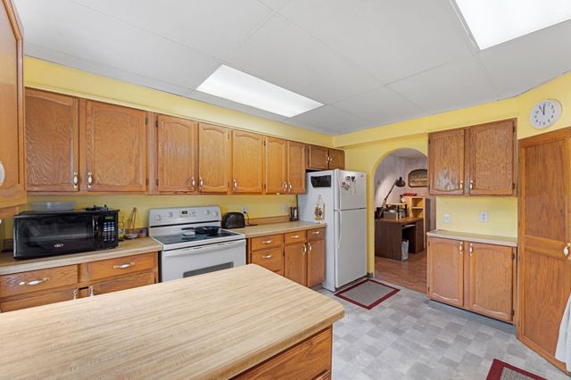 695 N Oak Drive, Vadnais Heights, MN 55127