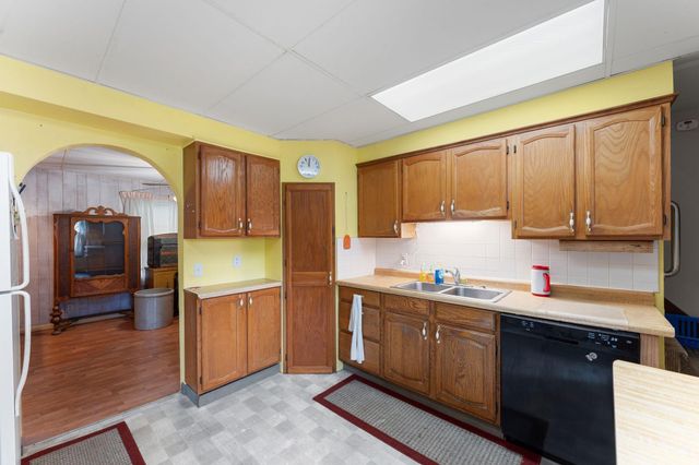 695 N Oak Drive, Vadnais Heights, MN 55127
