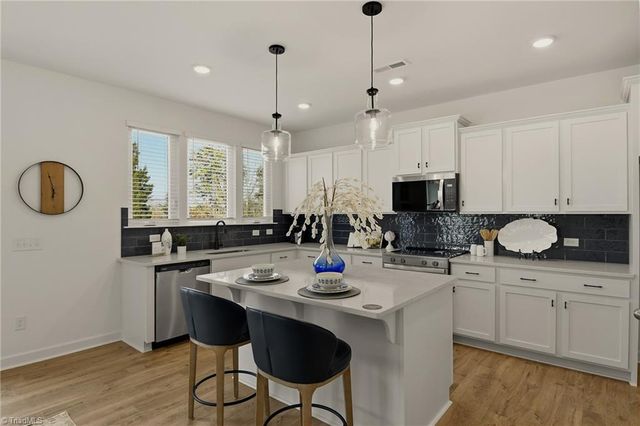 304 Sedge Garden Road 1024, Kernersville, NC 27284