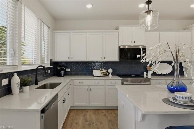 304 Sedge Garden Road 1024, Kernersville, NC 27284