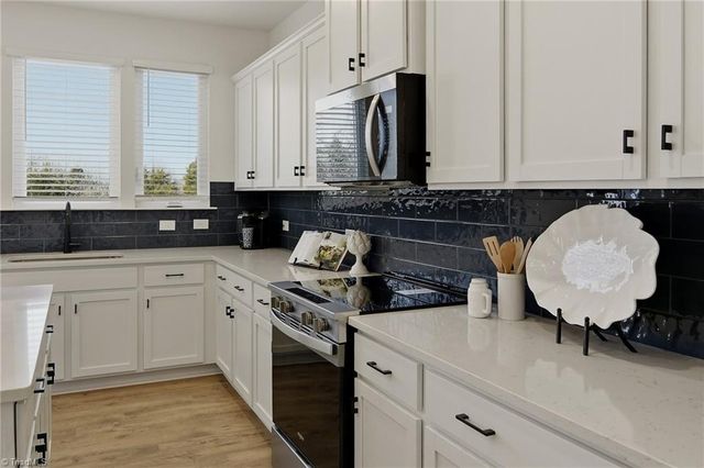 304 Sedge Garden Road 1024, Kernersville, NC 27284